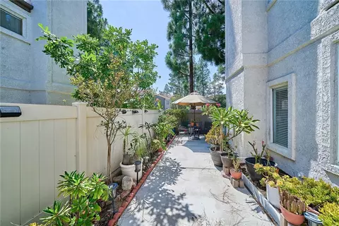Exterior - 1048 Explanada St #101, Corona, CA 92879 photo 4 of 8