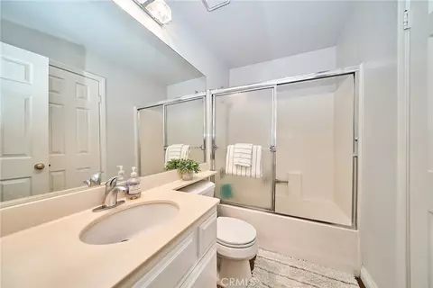 Bath - 1048 Explanada St #101, Corona, CA 92879 photo 5 of 6