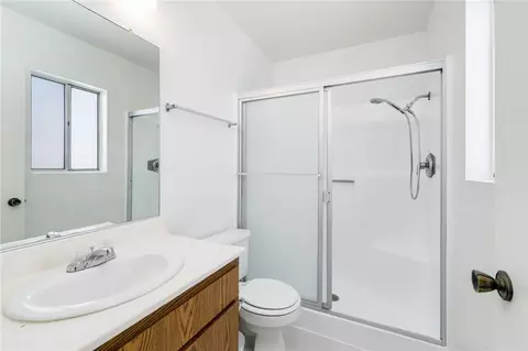 Bath - 12662 Thomas Ct, Grand Terrace, CA 92313 photo 2 of 2
