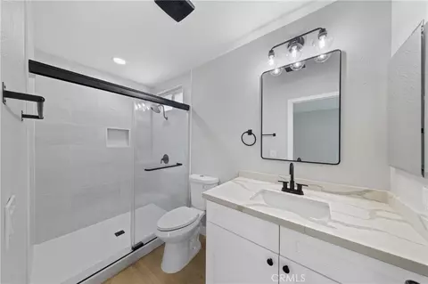 Bath - 39772 Rustic Glen Dr, Temecula, CA 92591 photo 2 of 3