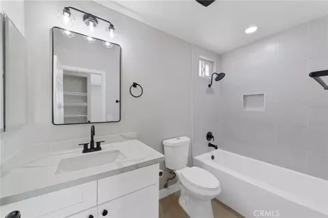 Bath - 39772 Rustic Glen Dr, Temecula, CA 92591 photo 1 of 3