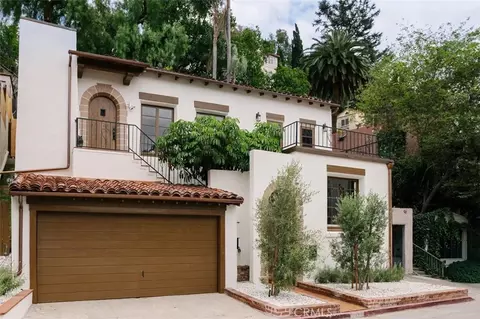 2050 N Las Palmas Ave, Los Angeles, CA 90068