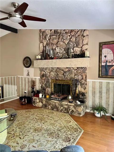 Living - 109 Rockledge Ln, Lake Arrowhead, CA 92352 photo 2 of 3