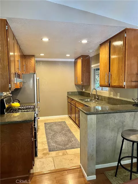 Kitchen - 109 Rockledge Ln, Lake Arrowhead, CA 92352 photo 1 of 2