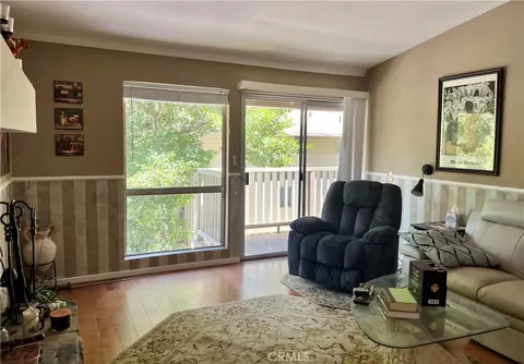 Living - 109 Rockledge Ln, Lake Arrowhead, CA 92352 photo 3 of 3