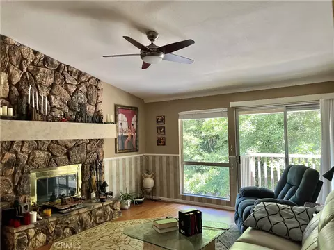 Living - 109 Rockledge Ln, Lake Arrowhead, CA 92352 photo 1 of 3