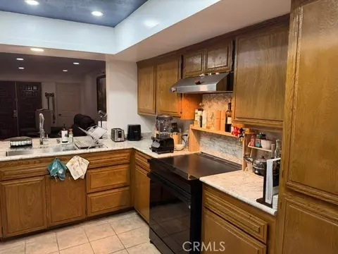 Kitchen - 419 W Fairview Ave #K, Arcadia, CA 91007 photo 4 of 5