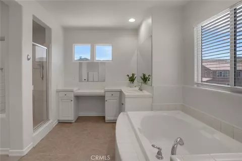 Bath - 349 Tuffa Ct, Perris, CA 92570 photo 4 of 7