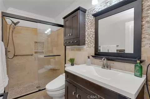 Bath - 349 Tuffa Ct, Perris, CA 92570 photo 1 of 7