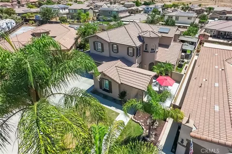 View/Area - 349 Tuffa Ct, Perris, CA 92570 photo 3 of 5