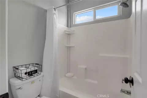 Bath - 349 Tuffa Ct, Perris, CA 92570 photo 7 of 7