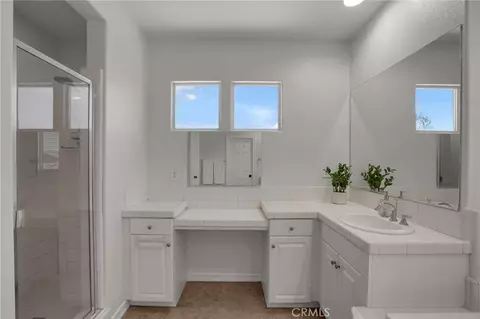 Bath - 349 Tuffa Ct, Perris, CA 92570 photo 5 of 7