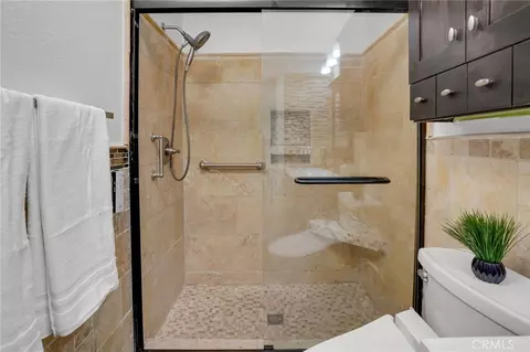 Bath - 349 Tuffa Ct, Perris, CA 92570 photo 2 of 7