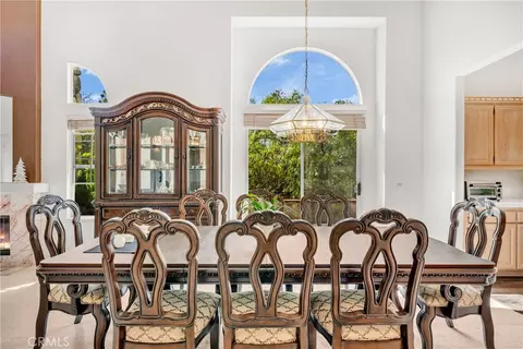 Dining - 1463 Oak View Way, Escondido, CA 92029 photo 3 of 4