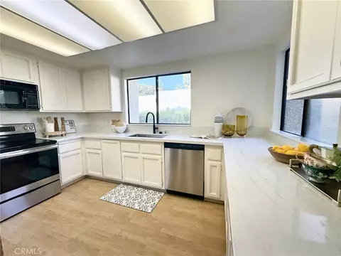 Kitchen - 451 Corte Rojo, Upland, CA 91786 photo 2 of 3