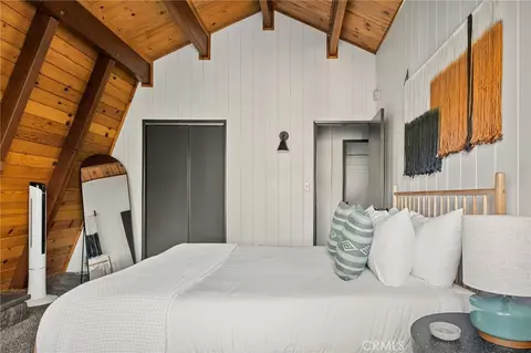 Bedroom - 32794 Cougar Ln, Arrowbear, CA 92382 photo 7 of 7