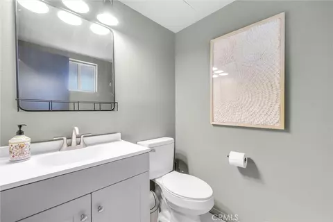 Bath - 32794 Cougar Ln, Arrowbear, CA 92382 photo 1 of 4