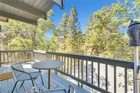 Exterior - 32794 Cougar Ln, Arrowbear, CA 92382 photo 4 of 10