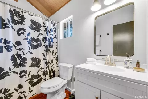 Bath - 32794 Cougar Ln, Arrowbear, CA 92382 photo 2 of 4