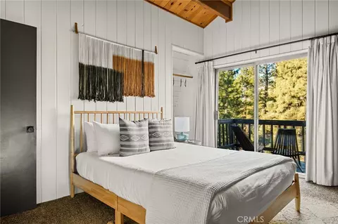 Bedroom - 32794 Cougar Ln, Arrowbear, CA 92382 photo 6 of 7