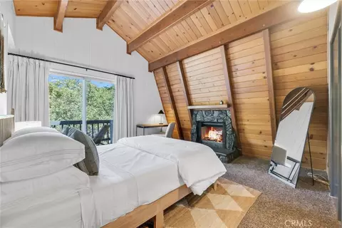 Bedroom - 32794 Cougar Ln, Arrowbear, CA 92382 photo 1 of 7