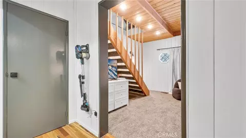 Entry Way - 32794 Cougar Ln, Arrowbear, CA 92382 photo 2 of 5