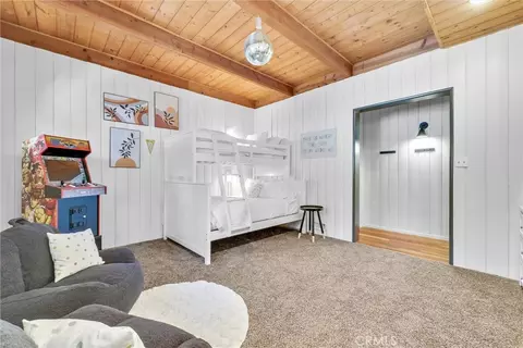 Bedroom - 32794 Cougar Ln, Arrowbear, CA 92382 photo 4 of 7