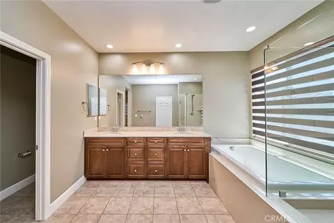 Bath - 3051 E Via Corvina, Ontario, CA 91764 photo 3 of 5