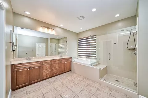 Bath - 3051 E Via Corvina, Ontario, CA 91764 photo 2 of 5