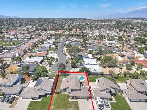 View/Area - 660 S Pampas Ave, Rialto, CA 92376 photo 6 of 7