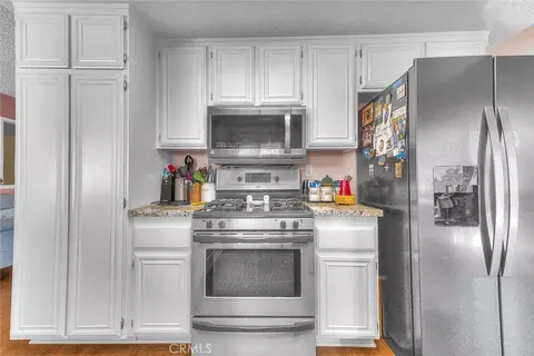 Kitchen - 660 S Pampas Ave, Rialto, CA 92376 photo 4 of 4
