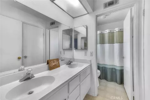 Bath - 660 S Pampas Ave, Rialto, CA 92376 photo 2 of 4