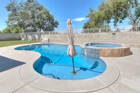 Exterior - 660 S Pampas Ave, Rialto, CA 92376 photo 7 of 10