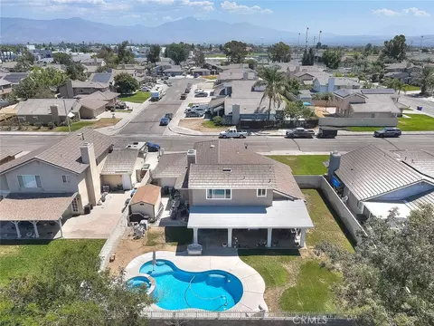 View/Area - 660 S Pampas Ave, Rialto, CA 92376 photo 3 of 7