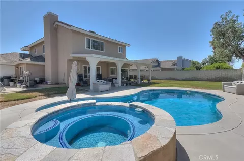Exterior - 660 S Pampas Ave, Rialto, CA 92376 photo 4 of 10