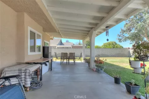 Exterior - 660 S Pampas Ave, Rialto, CA 92376 photo 3 of 10