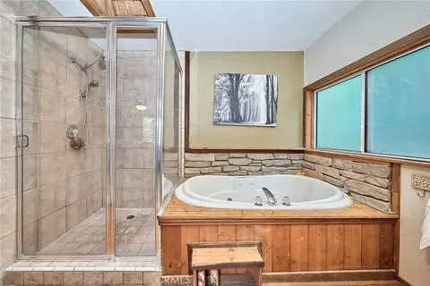 Bath - 23891 Lakeview, Crestline, CA 92325 photo 4 of 5