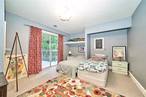 Bedroom - 23891 Lakeview, Crestline, CA 92325 photo 11 of 12