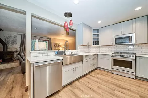 Kitchen - 23891 Lakeview, Crestline, CA 92325 photo 2 of 4