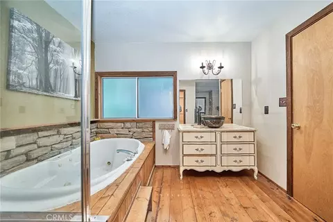 Bath - 23891 Lakeview, Crestline, CA 92325 photo 5 of 5