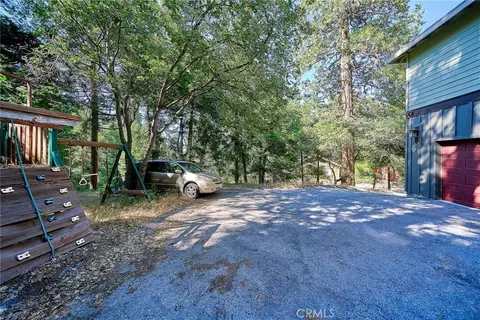 Exterior - 23891 Lakeview, Crestline, CA 92325 photo 2 of 15
