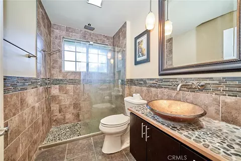 Bath - 23891 Lakeview, Crestline, CA 92325 photo 1 of 5