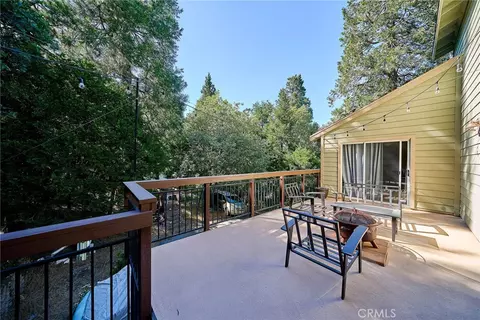 Exterior - 23891 Lakeview, Crestline, CA 92325 photo 5 of 15