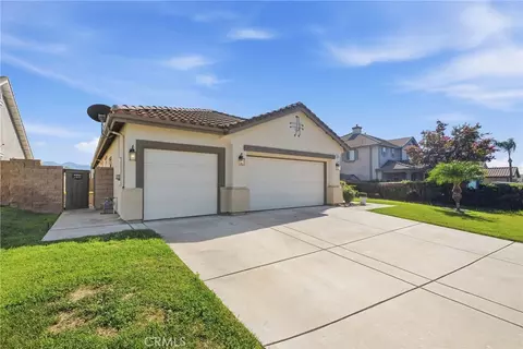 Exterior - 558 Calderone, Corona, CA 92879 photo 2 of 8