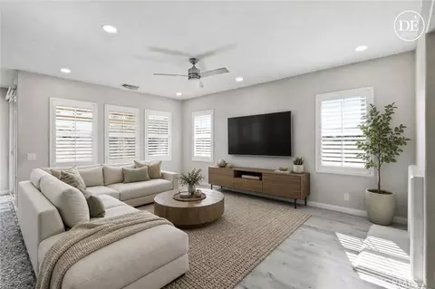 Living - 558 Calderone, Corona, CA 92879 photo 5 of 11