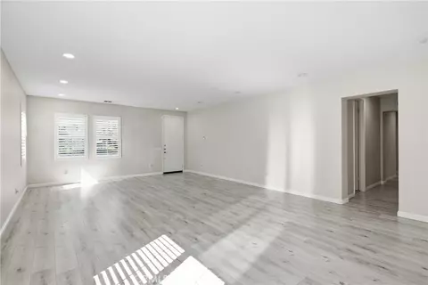 Living - 558 Calderone, Corona, CA 92879 photo 4 of 11