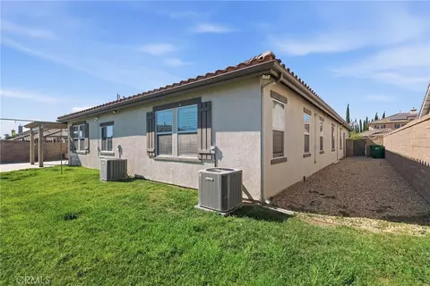 Exterior - 558 Calderone, Corona, CA 92879 photo 7 of 8