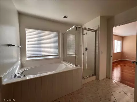 Bath - 12 Granada, Irvine, CA 92602 photo 4 of 5