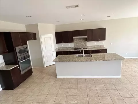 30822 Sail Ln, Menifee, CA 92584 photo 2