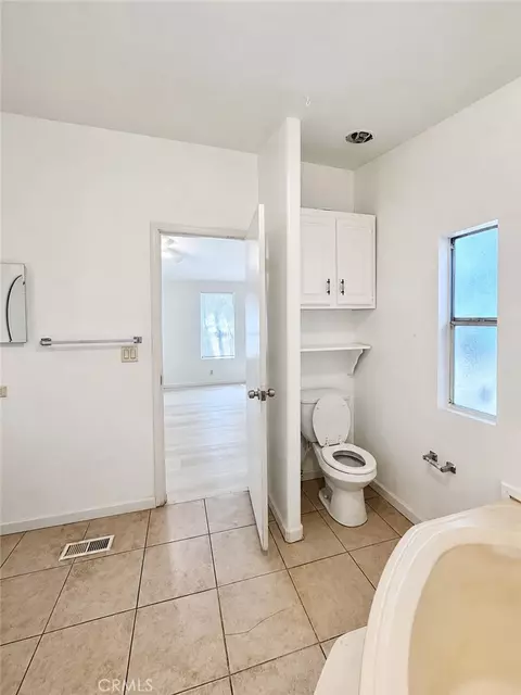 Bath - 3067 Carl, Riverside, CA 92507 photo 2 of 3